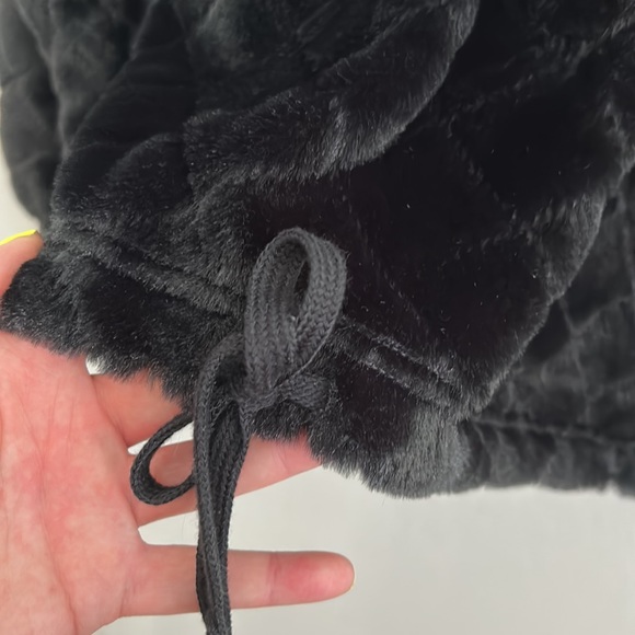 Super soft drawstring at the waist sweater - NWOT 💕 - Picture 5 of 6